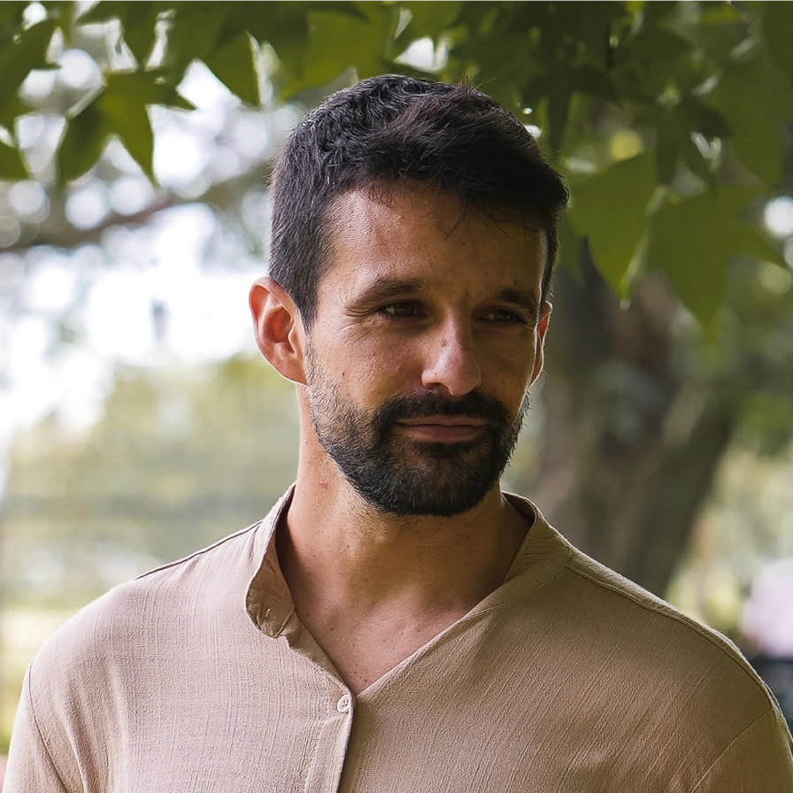 Retrato de Martín Dicovsky, coach para personas empáticas